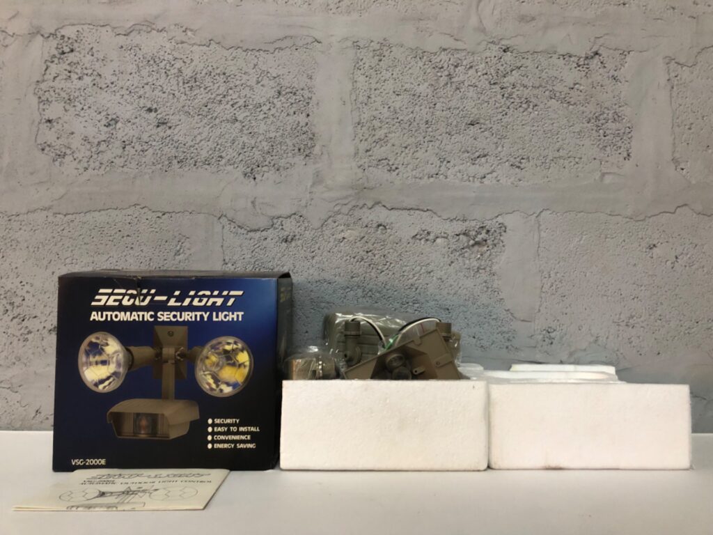 Secu‑Light VSG-2000E Automatic Outdoor Security Light — boxed, tested, complete (no bulbs)
