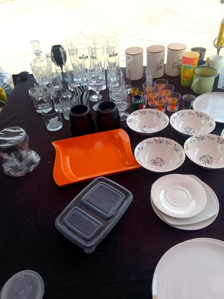 Mixed Kitchenware Lot – Assorted Plates, Bowls, Glasses & Canisters (estimate +-40 pcs)