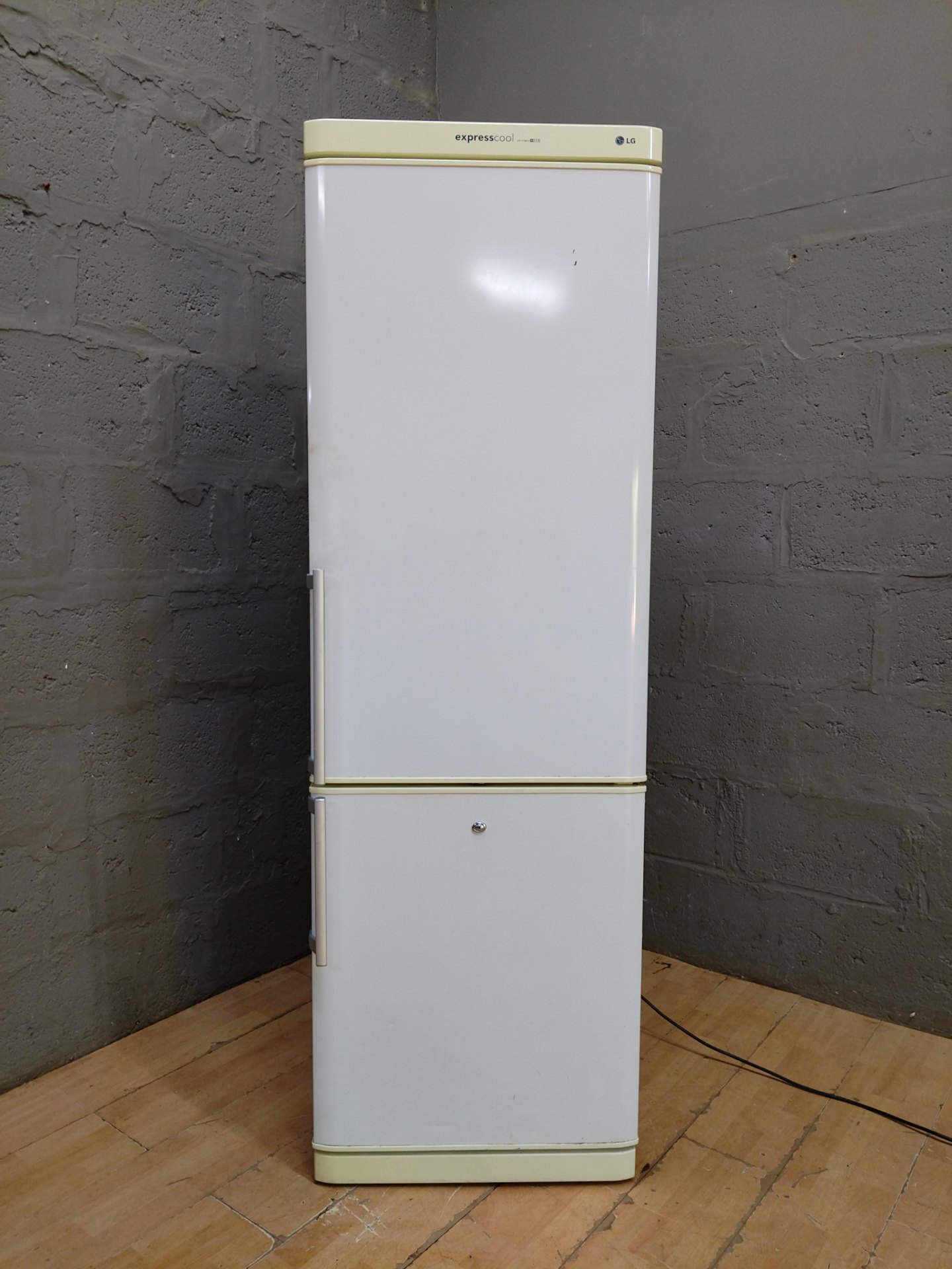 LG expresscool upright fridge-freezer (GR-3798V) — tall freestanding, shelves & freezer drawers