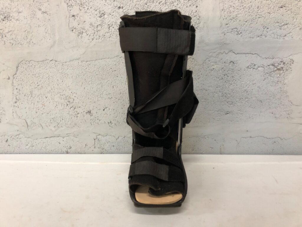 Used Orthopaedic Walking Boot – Single (size 20 – seller note) with Velcro Straps & Rigid Shell