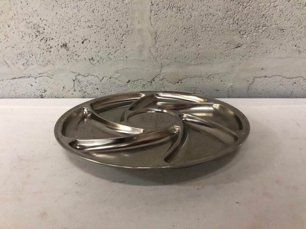Stainless-steel 5-compartment round serving platter with central dip bowl – 33 cm